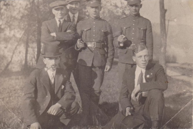 Private Matthew Lynn (1895-1917) in centre of photo with Private Sam Cree on his left