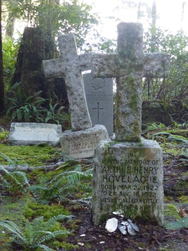 The graves of young Arthur Hovelaque and Sapper Francis Robert Burdett Garrard