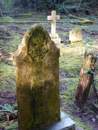 The grave of Kristian August Arnet, Morpheus Island Cemetery